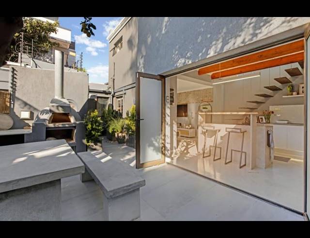 2 BEDROOM PROPERTY TO RENT IN GREEN POINT